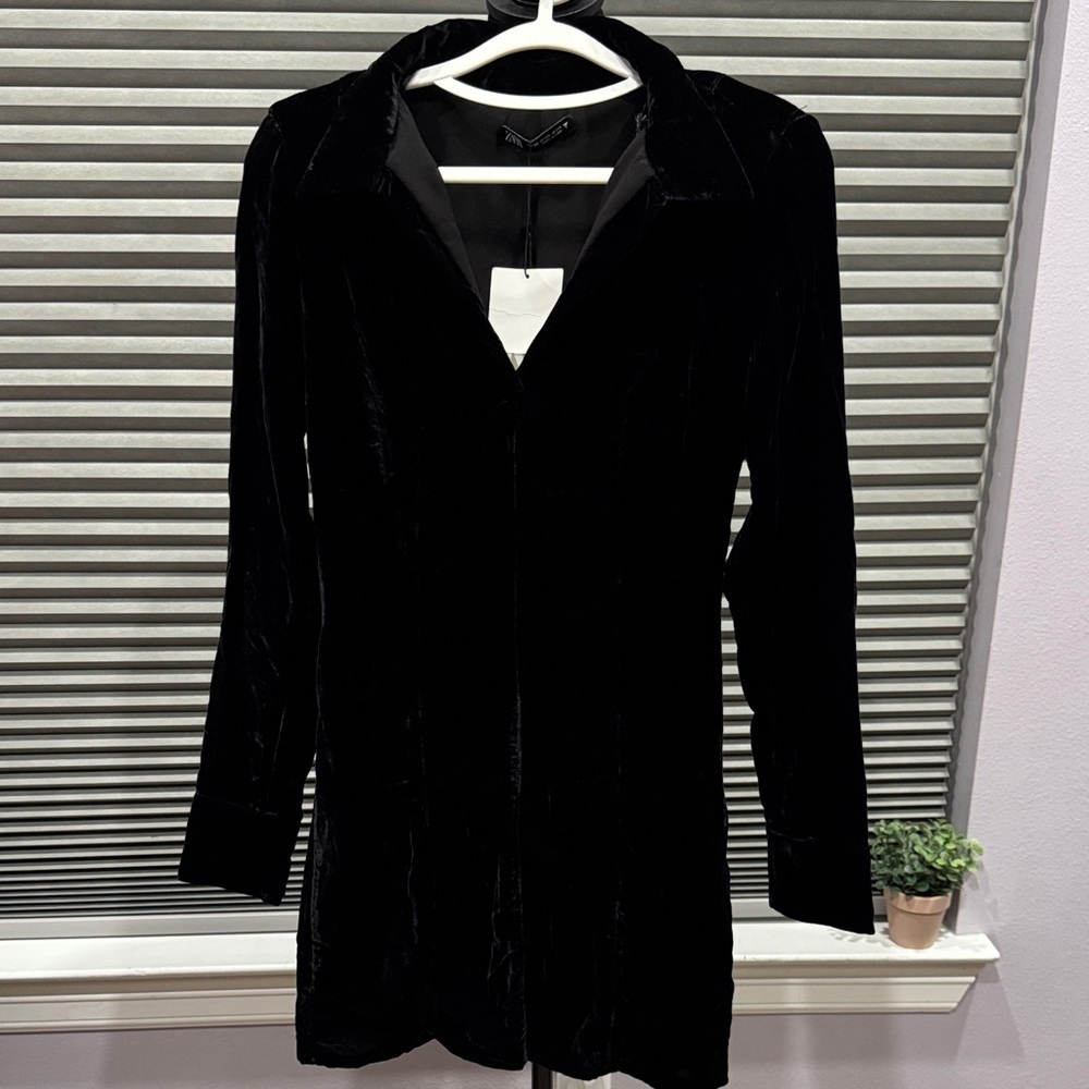 Zara Classic Black Blazer
